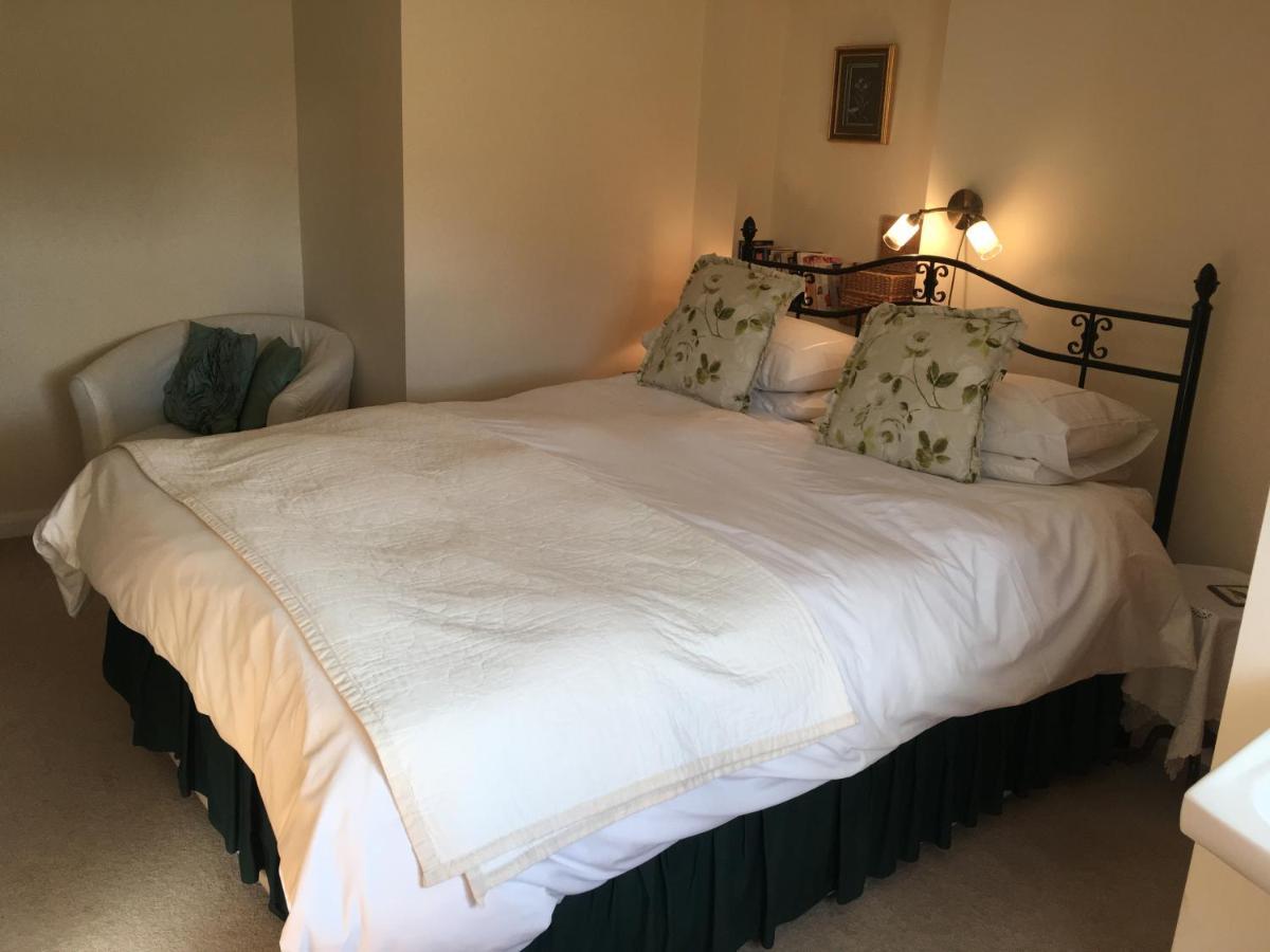 The Poplars Bed & Breakfast Newbold on Stour Bagian luar foto