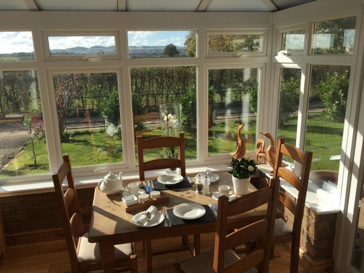 The Poplars Bed & Breakfast Newbold on Stour Bagian luar foto